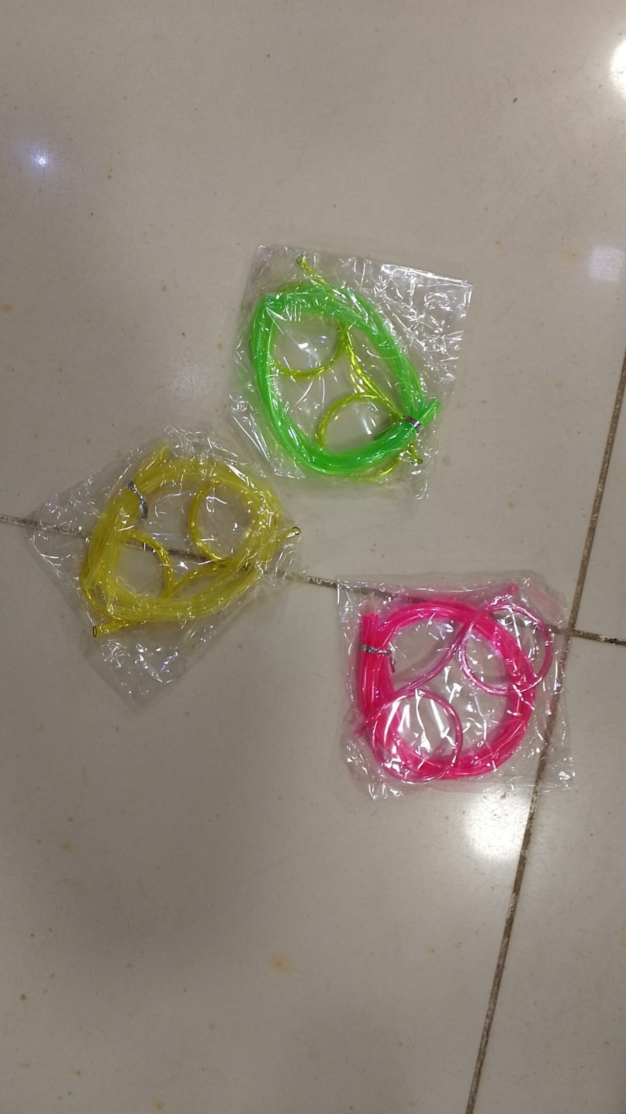 4PCs-Funny Silly Straw Glasses for Kids and Adults - Creative Flexible Drinking Straw Eyeglasses Fun Party Accessory (Random Color)
