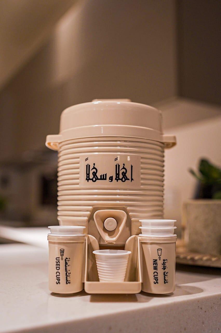 Beige 2L BPA-Free Water Dispenser with 6 Reusable Cups